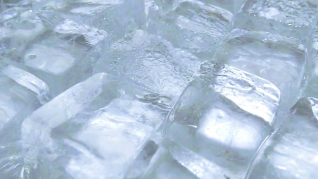 古米パサパサを復活させる!氷を入れて炊く
